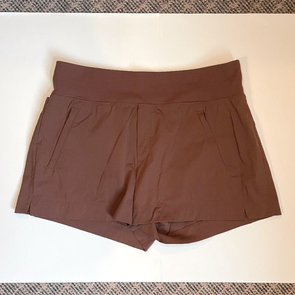 Athleta Trekkie North Mid Rise Short, 12, Brown